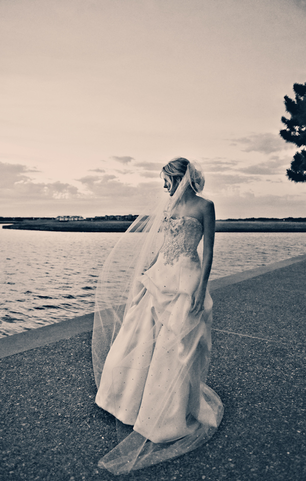 bride photo by Dallas based wedding photographers Aves Photographic Design